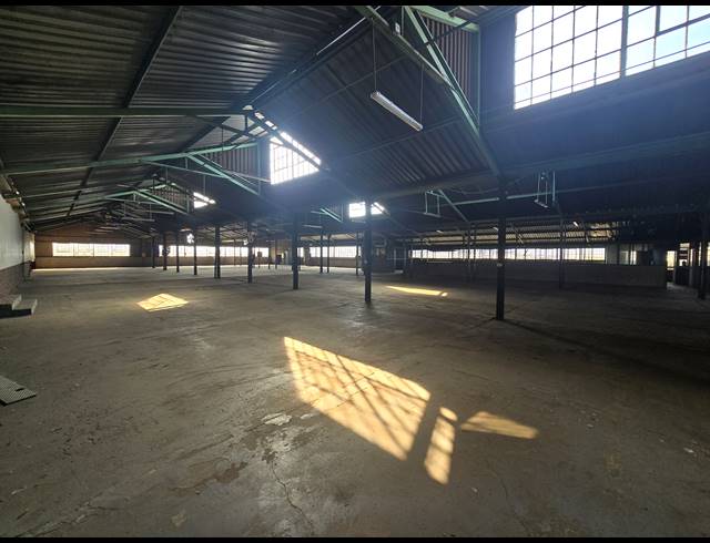 2,743M² WAREHOUSE TO LET IN ANDERBOLT